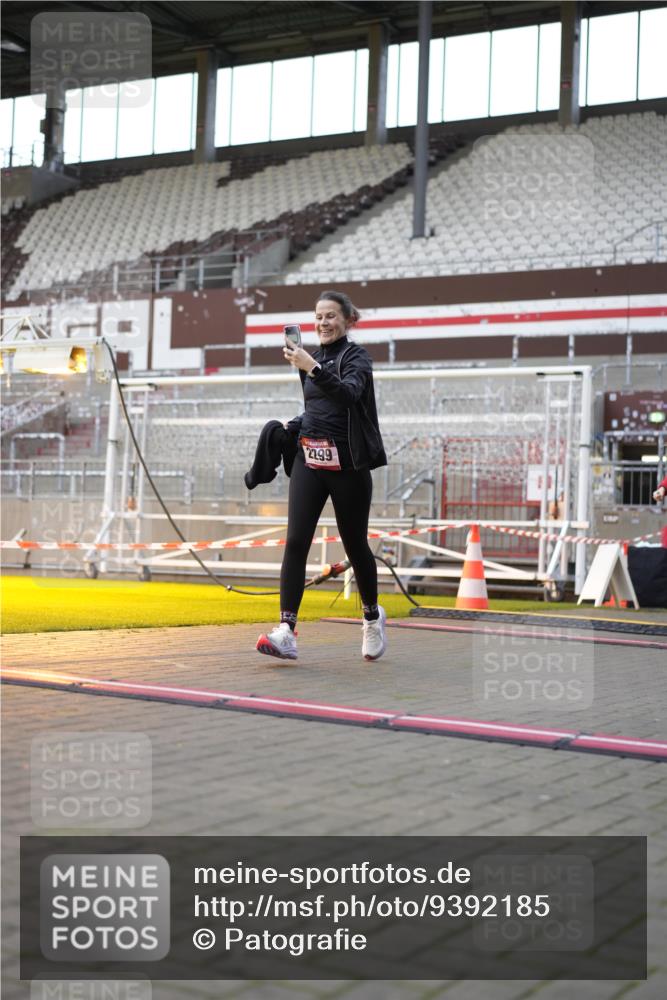 07.12.2025 - St. Pauli X-Mass-Run No. 15 Patografie http://msf.ph/oto/9392185 07.12.2025 10:49:24 Ziel 157, 890, 1179, 1273, 1274, 1663, 2299, 2301, 2421, 2764, 2765, 3366 meine-sportfotos.de