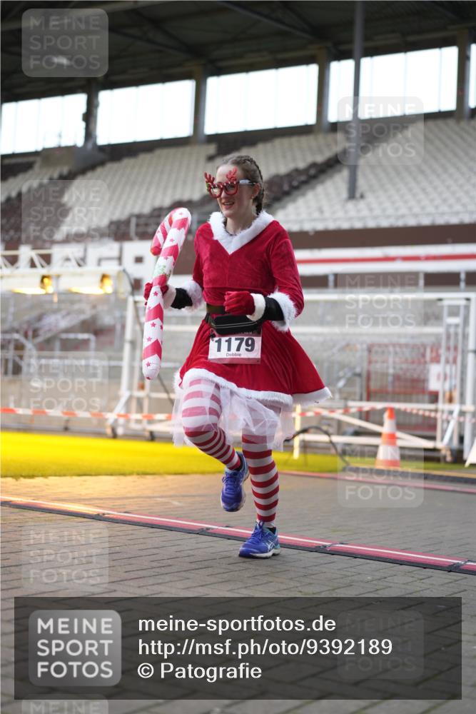 07.12.2025 - St. Pauli X-Mass-Run No. 15 Patografie http://msf.ph/oto/9392189 07.12.2025 10:49:27 Ziel 157, 890, 1179, 1273, 1274, 1663, 2299, 2301, 2421, 2764, 2765 meine-sportfotos.de