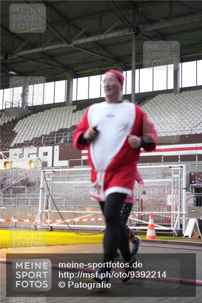 07.12.2025 - St. Pauli X-Mass-Run No. 15 Patografie http://msf.ph/oto/9392214 07.12.2025 10:49:59 Ziel 40, 904, 905, 2100, 2201, 2575, 3026, 3030, 4855 meine-sportfotos.de