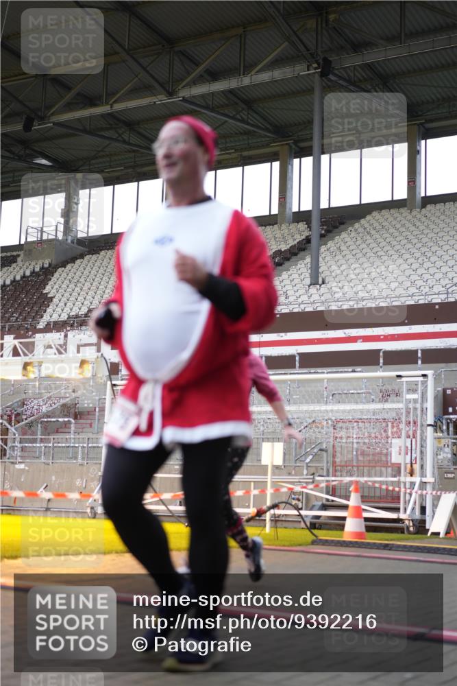 07.12.2025 - St. Pauli X-Mass-Run No. 15 Patografie http://msf.ph/oto/9392216 07.12.2025 10:49:59 Ziel 40, 904, 905, 2100, 2201, 2575, 3026, 3030, 4855 meine-sportfotos.de