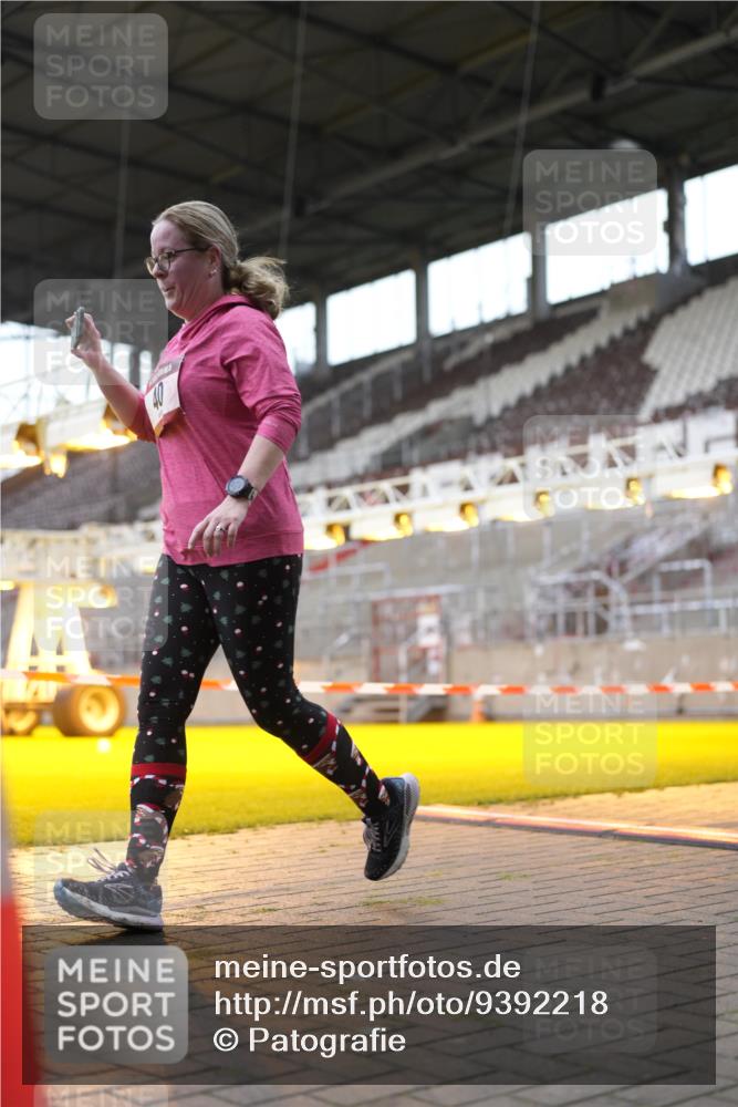 07.12.2025 - St. Pauli X-Mass-Run No. 15 Patografie http://msf.ph/oto/9392218 07.12.2025 10:50:00 Ziel 40, 904, 905, 2100, 2201, 2575, 3026, 3030, 4855 meine-sportfotos.de