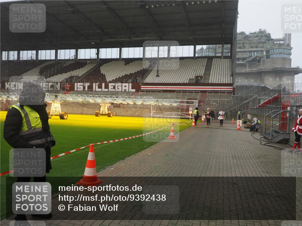 07.12.2025 - St. Pauli X-Mass-Run No. 15 Fabian Wolf http://msf.ph/oto/9392438 07.12.2025 10:10:40 Ziel 550, 964, 1571, 1768, 4885 meine-sportfotos.de