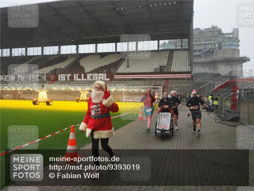 07.12.2025 - St. Pauli X-Mass-Run No. 15 Fabian Wolf http://msf.ph/oto/9393019 07.12.2025 10:15:01 Ziel 762, 1363, 1867, 1869, 1873, 2883, 2891, 3741, 4001, 4004 meine-sportfotos.de