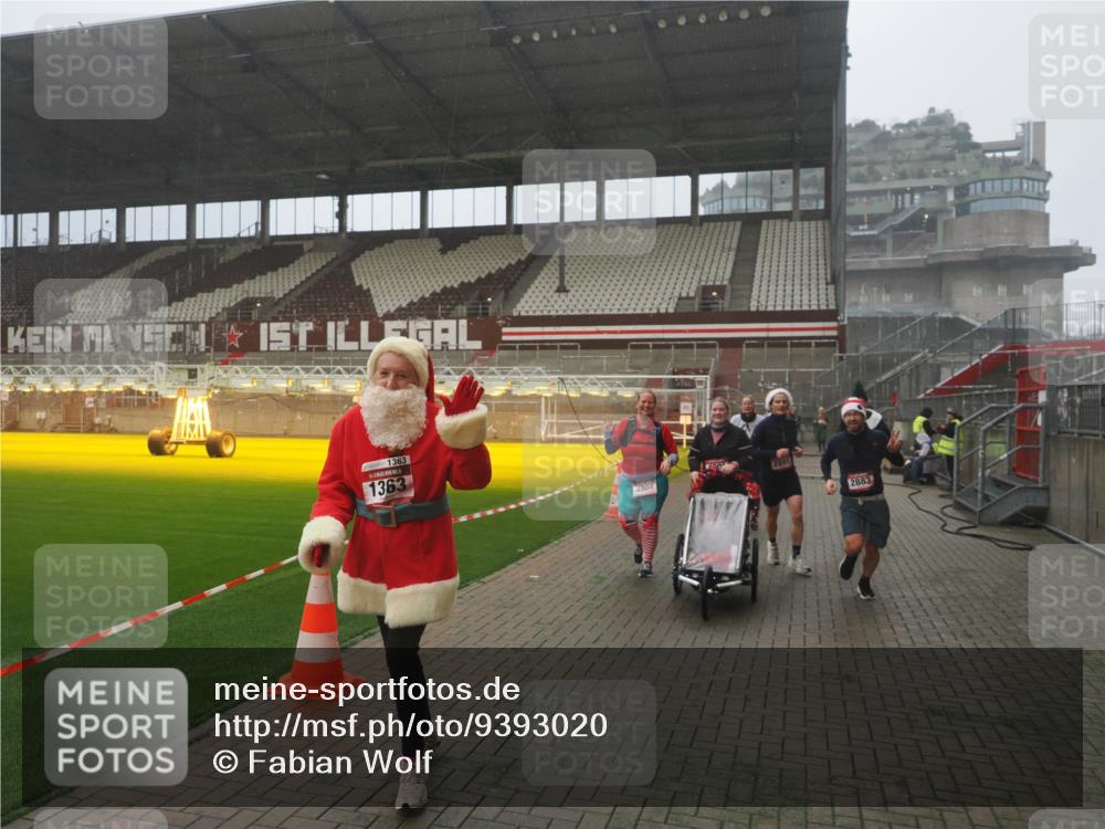 07.12.2025 - St. Pauli X-Mass-Run No. 15 Fabian Wolf http://msf.ph/oto/9393020 07.12.2025 10:15:01 Ziel 762, 1363, 1867, 1869, 1873, 2883, 2891, 3741, 4001, 4004 meine-sportfotos.de