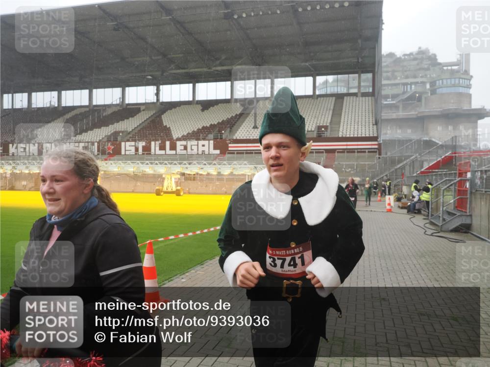 07.12.2025 - St. Pauli X-Mass-Run No. 15 Fabian Wolf http://msf.ph/oto/9393036 07.12.2025 10:15:05 Ziel 308, 762, 1363, 1867, 1869, 1873, 2666, 2667, 2668, 2883, 2891, 3741, 4001, 4004 meine-sportfotos.de