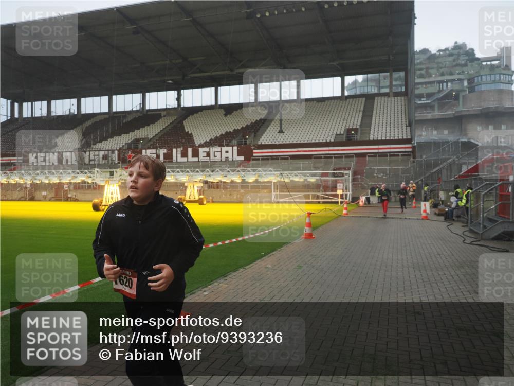 07.12.2025 - St. Pauli X-Mass-Run No. 15 Fabian Wolf http://msf.ph/oto/9393236 07.12.2025 10:16:56 Ziel 1620, 1762, 1989, 1997, 2694, 3633, 4356, 4359, 4769 meine-sportfotos.de