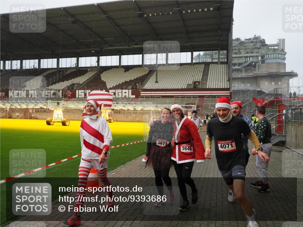 07.12.2025 - St. Pauli X-Mass-Run No. 15 Fabian Wolf http://msf.ph/oto/9393686 07.12.2025 10:20:11 Ziel 459, 1364, 1553, 1903, 2238, 2751, 2855, 3846, 3871, 4042, 4071, 4503 meine-sportfotos.de