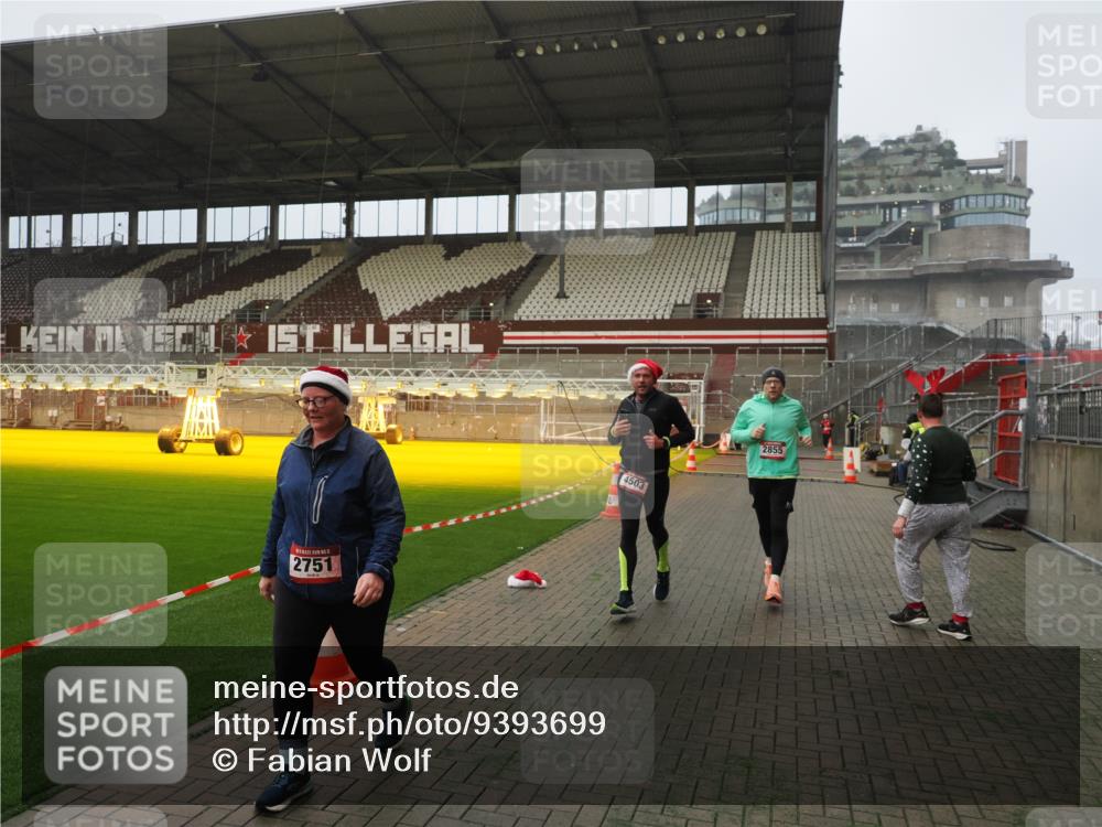 07.12.2025 - St. Pauli X-Mass-Run No. 15 Fabian Wolf http://msf.ph/oto/9393699 07.12.2025 10:20:14 Ziel 459, 1364, 1553, 1903, 2238, 2751, 2855, 3846, 3871, 4042, 4071, 4503 meine-sportfotos.de