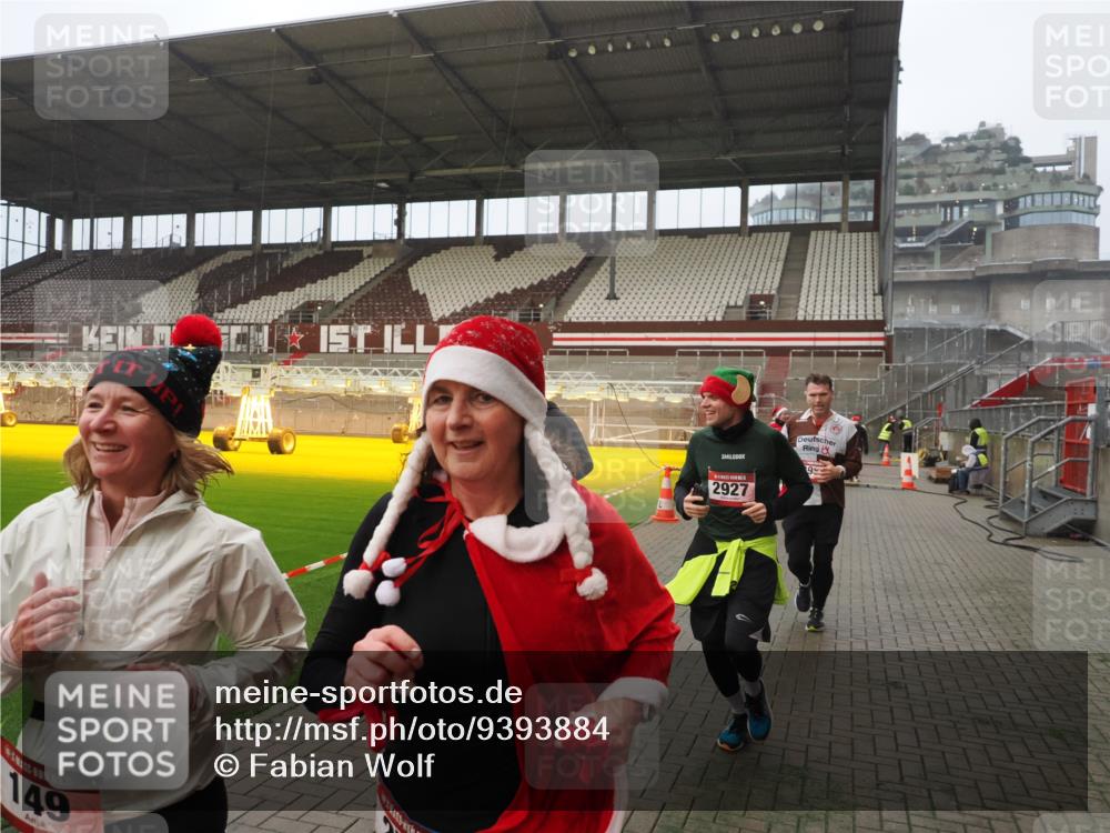 07.12.2025 - St. Pauli X-Mass-Run No. 15 Fabian Wolf http://msf.ph/oto/9393884 07.12.2025 10:21:29 Ziel 149, 270, 1326, 2173, 2927, 2997, 3062, 3091, 3384, 3540, 3541, 3848, 3849, 3988, 4117, 4158, 4169, 4170 meine-sportfotos.de