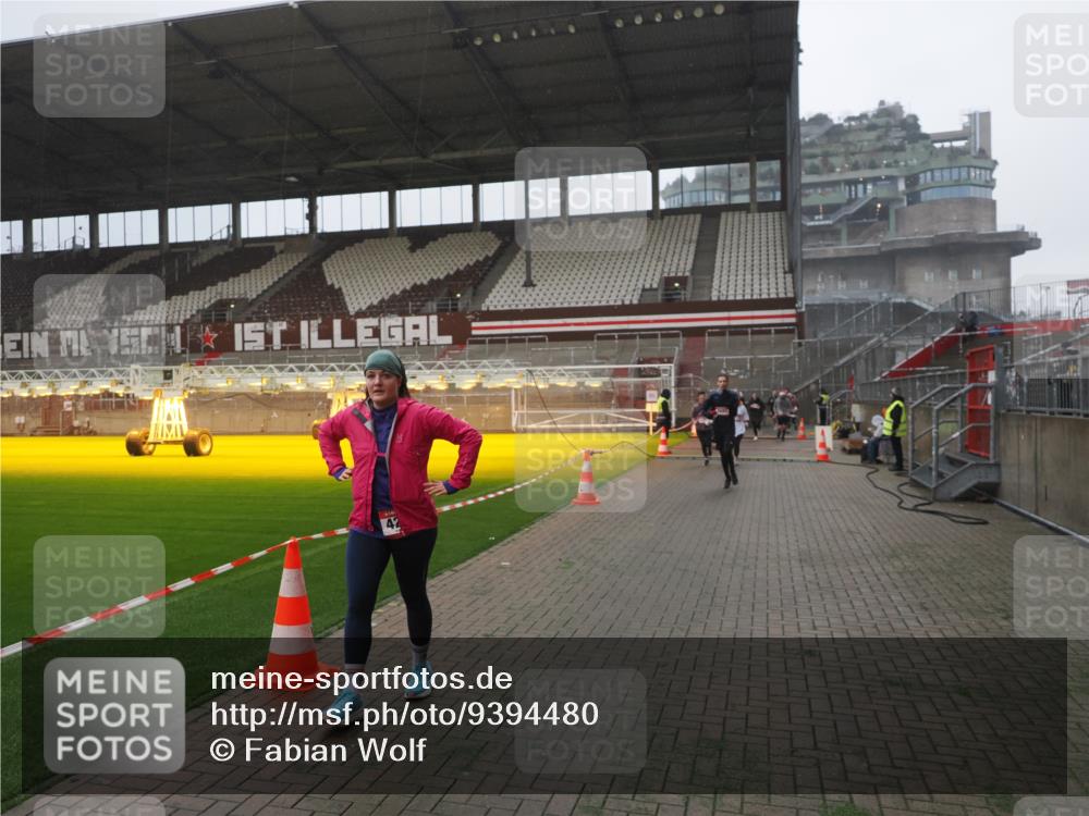 07.12.2025 - St. Pauli X-Mass-Run No. 15 Fabian Wolf http://msf.ph/oto/9394480 07.12.2025 10:25:29 Ziel 1247, 1631, 1977, 2029, 2680, 4118, 4119, 4121, 4201, 4202, 4204, 4284, 4372, 4373, 4445, 4482, 4485 meine-sportfotos.de