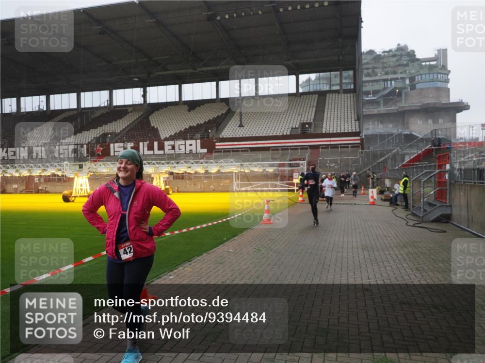07.12.2025 - St. Pauli X-Mass-Run No. 15 Fabian Wolf http://msf.ph/oto/9394484 07.12.2025 10:25:29 Ziel 1247, 1631, 1977, 2029, 2680, 4118, 4119, 4121, 4201, 4202, 4204, 4284, 4372, 4373, 4445, 4482, 4485 meine-sportfotos.de