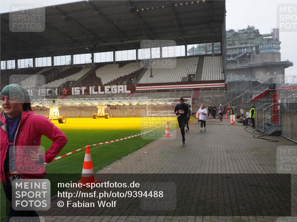 07.12.2025 - St. Pauli X-Mass-Run No. 15 Fabian Wolf http://msf.ph/oto/9394488 07.12.2025 10:25:30 Ziel 1247, 1631, 2029, 2680, 4118, 4119, 4121, 4162, 4164, 4201, 4202, 4204, 4284, 4372, 4373, 4445, 4482, 4485 meine-sportfotos.de