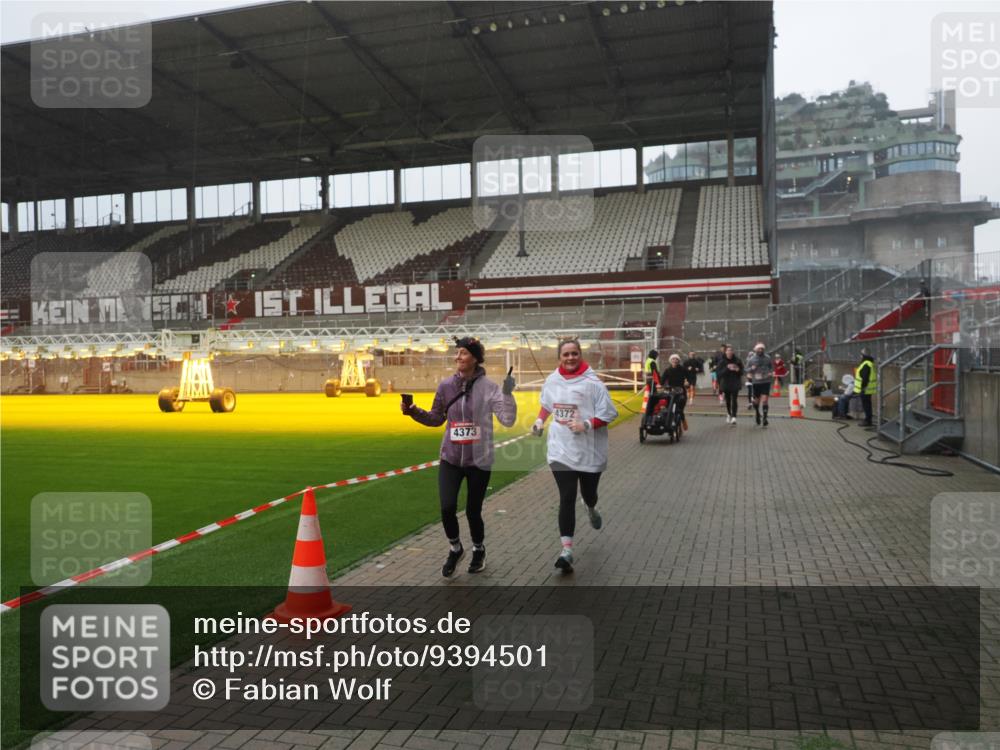 07.12.2025 - St. Pauli X-Mass-Run No. 15 Fabian Wolf http://msf.ph/oto/9394501 07.12.2025 10:25:33 Ziel 129, 404, 1247, 1631, 2029, 2680, 3742, 4118, 4119, 4121, 4162, 4164, 4201, 4202, 4204, 4284, 4372, 4373, 4445, 4482, 4485 meine-sportfotos.de