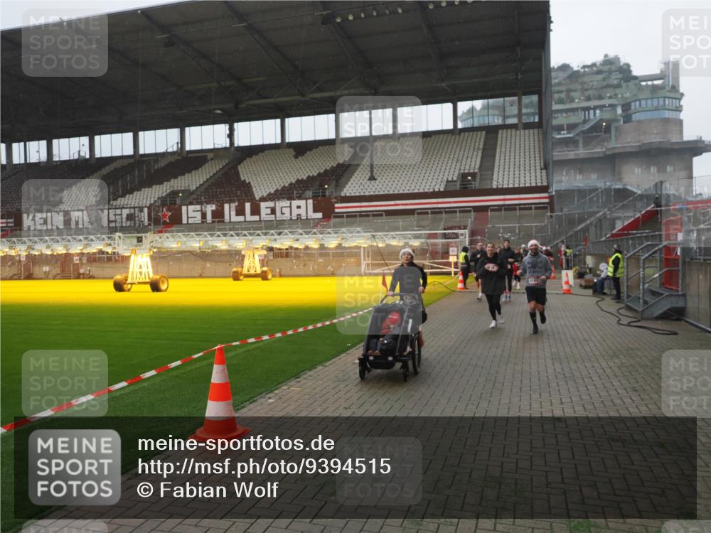 07.12.2025 - St. Pauli X-Mass-Run No. 15 Fabian Wolf http://msf.ph/oto/9394515 07.12.2025 10:25:36 Ziel 50, 129, 211, 404, 1069, 1247, 1631, 2029, 2680, 3742, 4162, 4164, 4202, 4372, 4373, 4445, 4482, 4485, 4501 meine-sportfotos.de