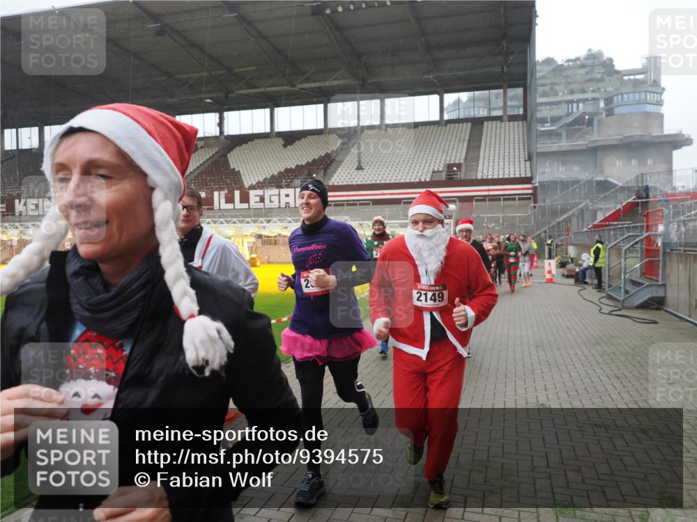07.12.2025 - St. Pauli X-Mass-Run No. 15 Fabian Wolf http://msf.ph/oto/9394575 07.12.2025 10:25:49 Ziel 50, 129, 211, 369, 374, 387, 398, 404, 1069, 1227, 1538, 1581, 1586, 2041, 2104, 2106, 2149, 2191, 2215, 2896, 3742, 3779, 3910, 3918, 4162, 4164, 4202, 4300, 4301, 4501, 4775, 4782 meine-sportfotos.de