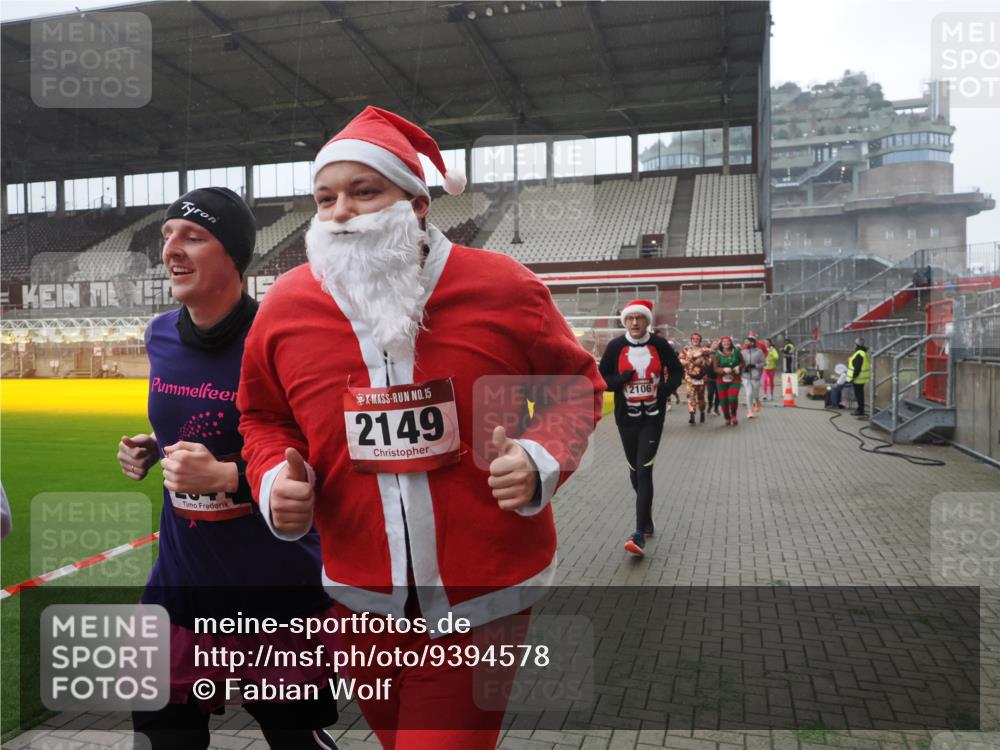 07.12.2025 - St. Pauli X-Mass-Run No. 15 Fabian Wolf http://msf.ph/oto/9394578 07.12.2025 10:25:50 Ziel 50, 129, 211, 369, 374, 387, 398, 404, 1069, 1227, 1538, 1581, 1586, 2041, 2104, 2106, 2149, 2191, 2215, 2896, 3742, 3779, 3910, 3918, 4162, 4164, 4300, 4301, 4501, 4775, 4782 meine-sportfotos.de