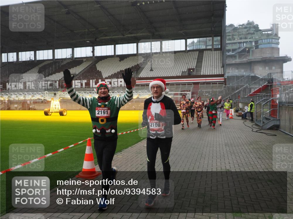 07.12.2025 - St. Pauli X-Mass-Run No. 15 Fabian Wolf http://msf.ph/oto/9394583 07.12.2025 10:25:51 Ziel 50, 129, 211, 369, 374, 387, 398, 404, 1069, 1227, 1538, 1561, 1581, 1586, 2041, 2104, 2106, 2149, 2191, 2215, 2896, 3742, 3779, 3805, 3910, 3918, 4300, 4301, 4501, 4775, 4782 meine-sportfotos.de