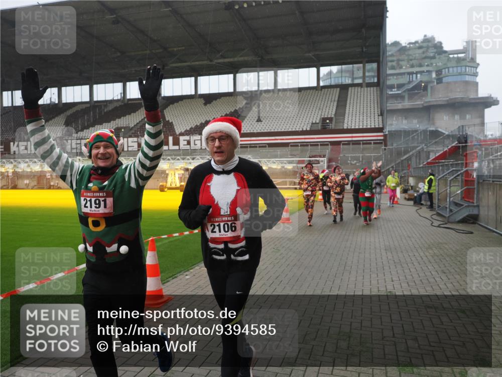 07.12.2025 - St. Pauli X-Mass-Run No. 15 Fabian Wolf http://msf.ph/oto/9394585 07.12.2025 10:25:51 Ziel 50, 129, 211, 369, 374, 387, 398, 404, 1069, 1227, 1538, 1561, 1581, 1586, 2041, 2104, 2106, 2149, 2191, 2215, 2896, 3742, 3779, 3805, 3910, 3918, 4300, 4301, 4501, 4775, 4782 meine-sportfotos.de
