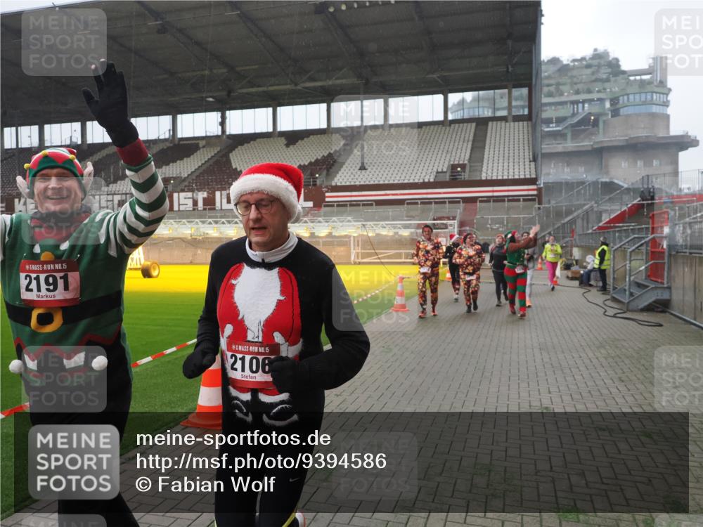 07.12.2025 - St. Pauli X-Mass-Run No. 15 Fabian Wolf http://msf.ph/oto/9394586 07.12.2025 10:25:51 Ziel 50, 129, 211, 369, 374, 387, 398, 404, 1069, 1227, 1538, 1561, 1581, 1586, 2041, 2104, 2106, 2149, 2191, 2215, 2896, 3742, 3779, 3805, 3910, 3918, 4300, 4301, 4501, 4775, 4782 meine-sportfotos.de