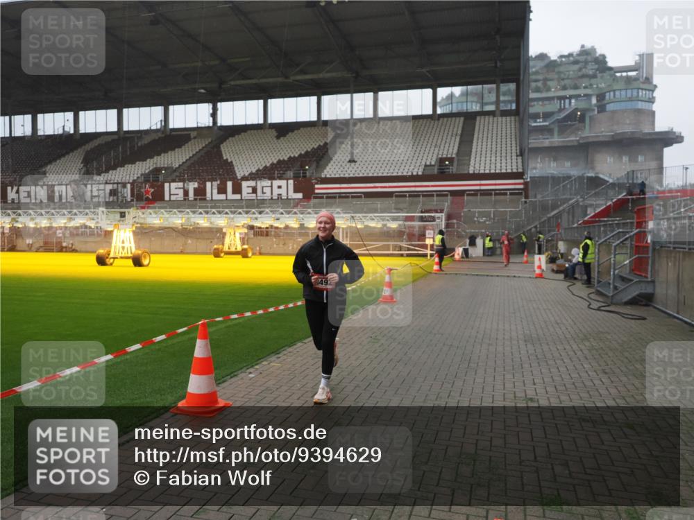 07.12.2025 - St. Pauli X-Mass-Run No. 15 Fabian Wolf http://msf.ph/oto/9394629 07.12.2025 10:26:02 Ziel 422, 1227, 1538, 1561, 1581, 1586, 2106, 2191, 2896, 3805, 3910, 3918, 4300, 4301, 4492, 4775, 4782 meine-sportfotos.de