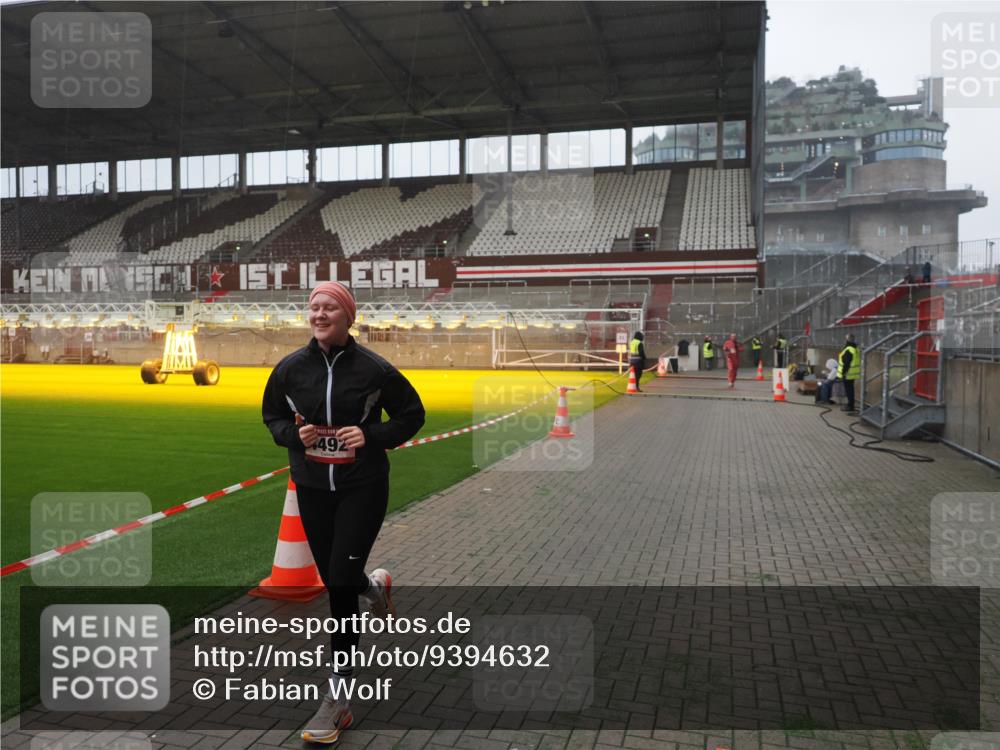 07.12.2025 - St. Pauli X-Mass-Run No. 15 Fabian Wolf http://msf.ph/oto/9394632 07.12.2025 10:26:03 Ziel 422, 1227, 1538, 1561, 1581, 1586, 2896, 3805, 3910, 3918, 4044, 4300, 4301, 4492, 4775, 4782 meine-sportfotos.de