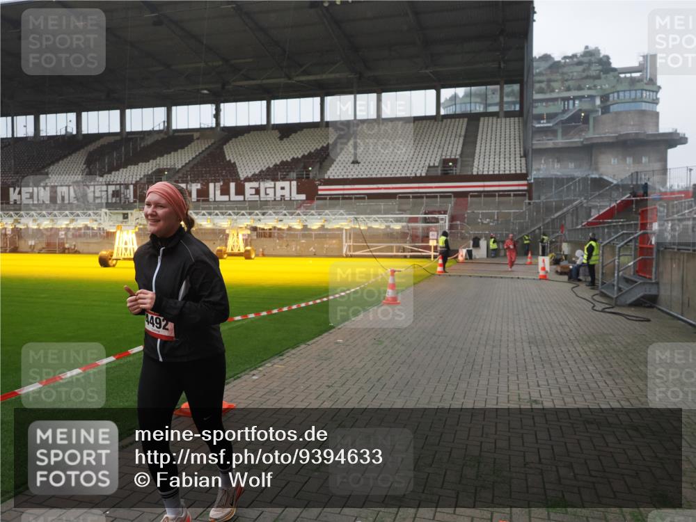 07.12.2025 - St. Pauli X-Mass-Run No. 15 Fabian Wolf http://msf.ph/oto/9394633 07.12.2025 10:26:03 Ziel 422, 1227, 1538, 1561, 1581, 1586, 2896, 3805, 3910, 3918, 4044, 4300, 4301, 4492, 4775, 4782 meine-sportfotos.de