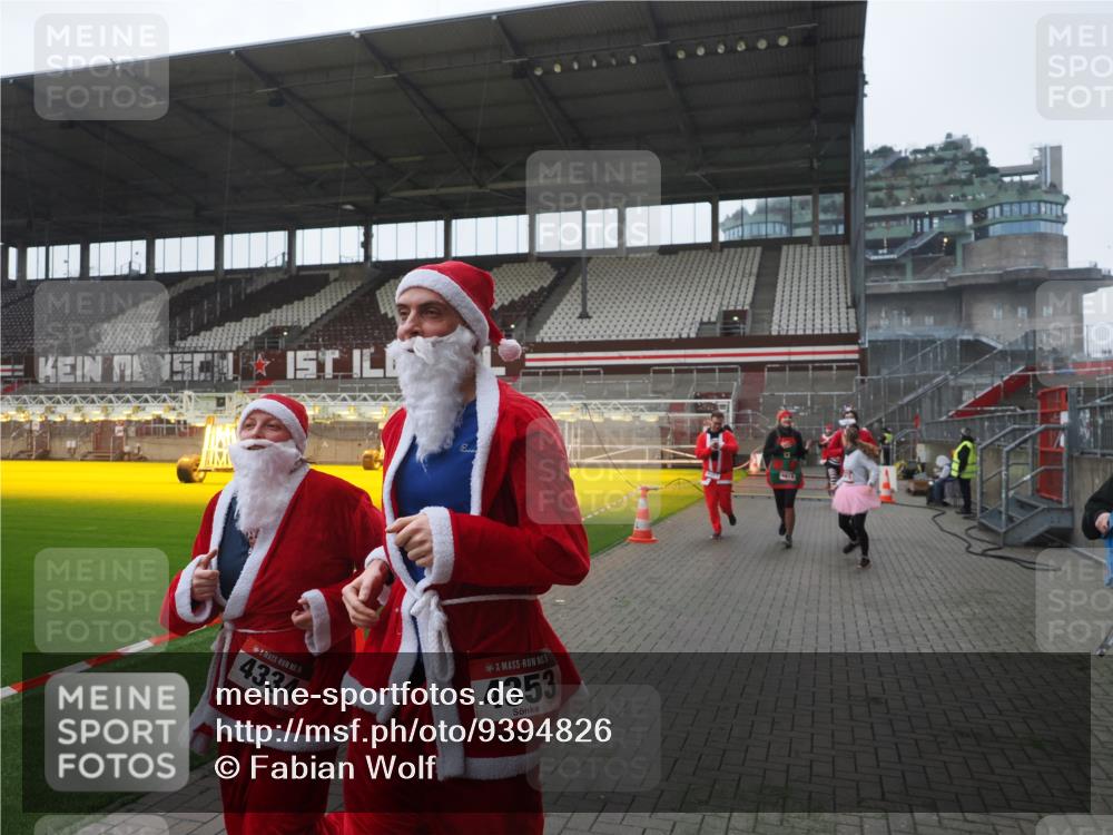 07.12.2025 - St. Pauli X-Mass-Run No. 15 Fabian Wolf http://msf.ph/oto/9394826 07.12.2025 10:27:10 Ziel 159, 1312, 1317, 1468, 1472, 1618, 3720, 4225, 4334, 4353, 4391, 4409, 4410 meine-sportfotos.de