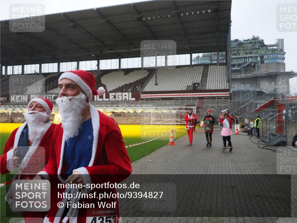 07.12.2025 - St. Pauli X-Mass-Run No. 15 Fabian Wolf http://msf.ph/oto/9394827 07.12.2025 10:27:10 Ziel 159, 1312, 1317, 1468, 1472, 1618, 3720, 4225, 4334, 4353, 4391, 4409, 4410 meine-sportfotos.de