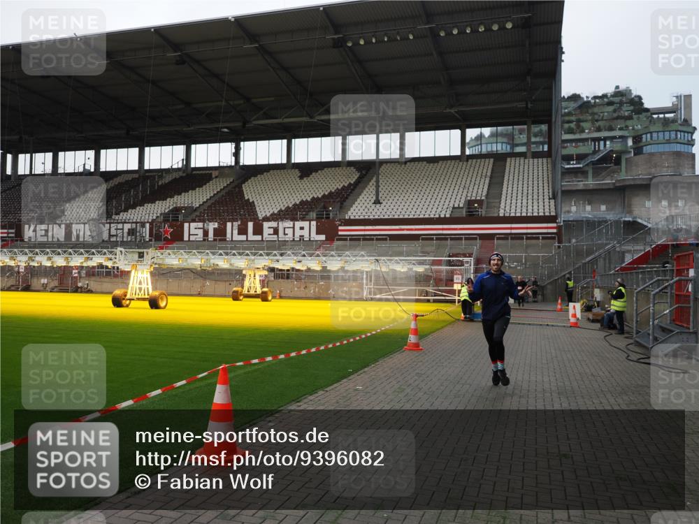 07.12.2025 - St. Pauli X-Mass-Run No. 15 Fabian Wolf http://msf.ph/oto/9396082 07.12.2025 10:35:38 Ziel 998, 1100, 1365, 1822 meine-sportfotos.de