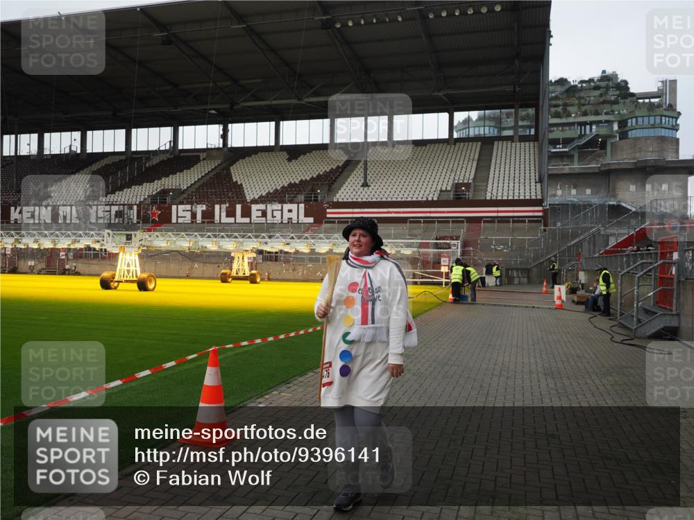 07.12.2025 - St. Pauli X-Mass-Run No. 15 Fabian Wolf http://msf.ph/oto/9396141 07.12.2025 10:36:05 Ziel 350, 3476 meine-sportfotos.de