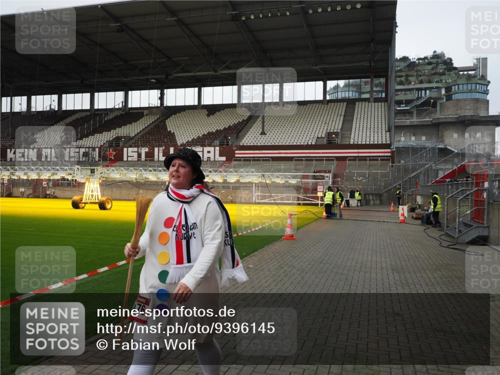 07.12.2025 - St. Pauli X-Mass-Run No. 15 Fabian Wolf http://msf.ph/oto/9396145 07.12.2025 10:36:06 Ziel 350, 3476 meine-sportfotos.de