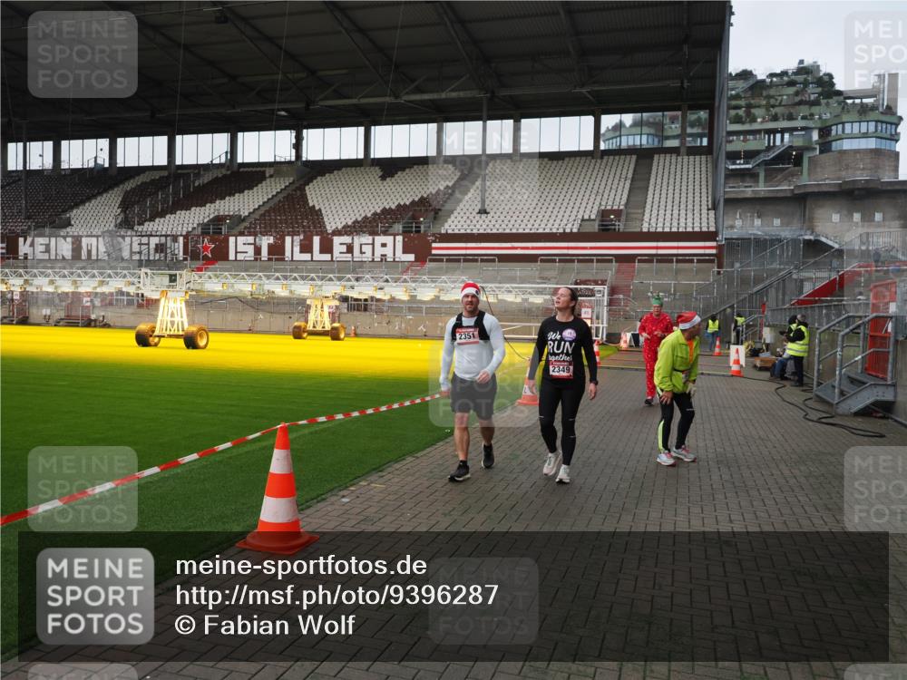 07.12.2025 - St. Pauli X-Mass-Run No. 15 Fabian Wolf http://msf.ph/oto/9396287 07.12.2025 10:37:05 Ziel 503, 2349, 2351, 3090, 3263, 4761 meine-sportfotos.de