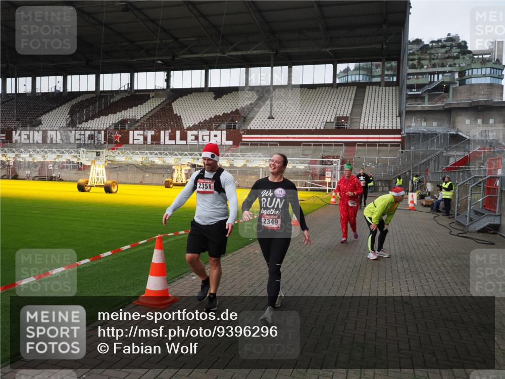 07.12.2025 - St. Pauli X-Mass-Run No. 15 Fabian Wolf http://msf.ph/oto/9396296 07.12.2025 10:37:07 Ziel 503, 2349, 2351, 3090, 3263, 4761 meine-sportfotos.de