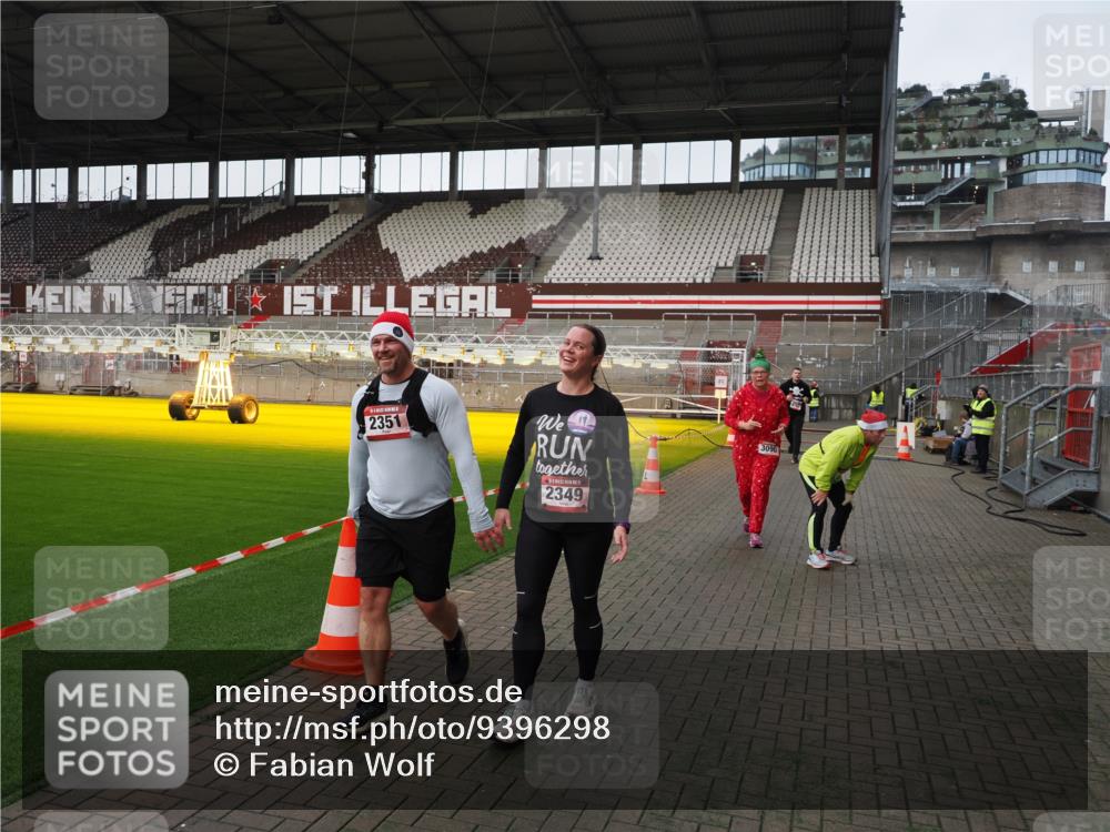 07.12.2025 - St. Pauli X-Mass-Run No. 15 Fabian Wolf http://msf.ph/oto/9396298 07.12.2025 10:37:07 Ziel 503, 2349, 2351, 3090, 3263, 4761 meine-sportfotos.de