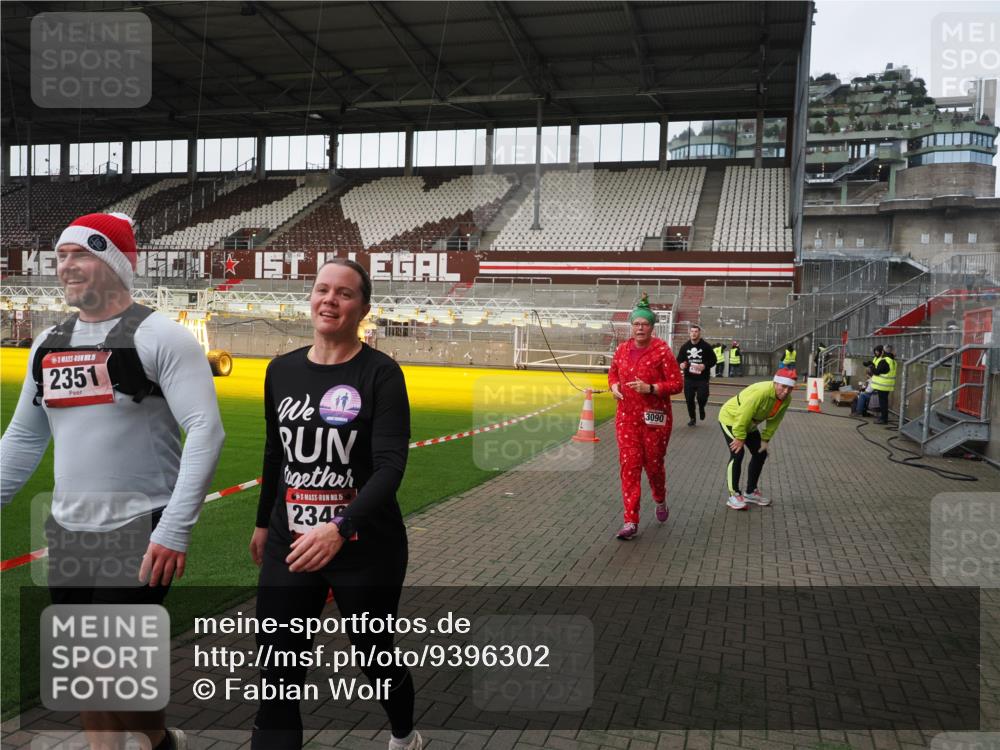 07.12.2025 - St. Pauli X-Mass-Run No. 15 Fabian Wolf http://msf.ph/oto/9396302 07.12.2025 10:37:09 Ziel 503, 2349, 2351, 3090, 4761 meine-sportfotos.de