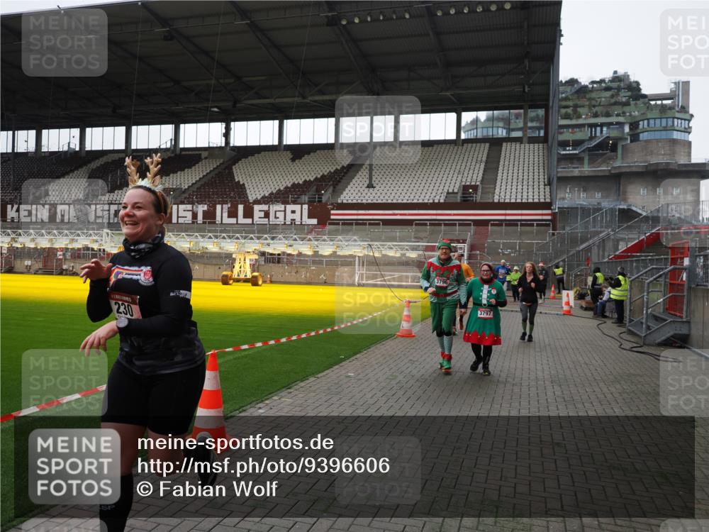 07.12.2025 - St. Pauli X-Mass-Run No. 15 Fabian Wolf http://msf.ph/oto/9396606 07.12.2025 10:40:16 Ziel 230, 538, 580, 731, 735, 3161, 3164, 3796, 3797, 4874, 4878 meine-sportfotos.de
