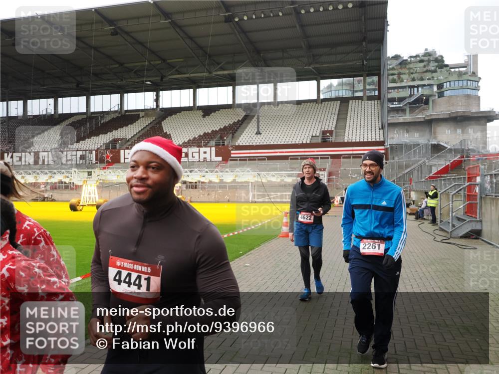 07.12.2025 - St. Pauli X-Mass-Run No. 15 Fabian Wolf http://msf.ph/oto/9396966 07.12.2025 10:42:16 Ziel 116, 968, 1438, 1674, 2261, 3042, 4045, 4046, 4441, 4622 meine-sportfotos.de