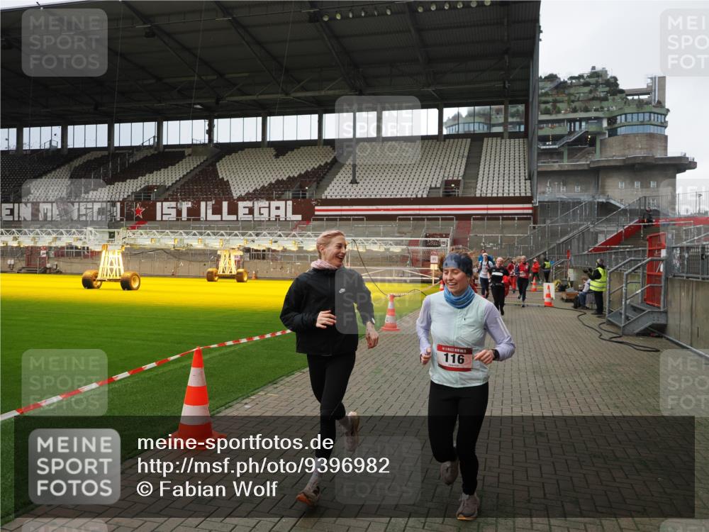 07.12.2025 - St. Pauli X-Mass-Run No. 15 Fabian Wolf http://msf.ph/oto/9396982 07.12.2025 10:42:21 Ziel 116, 563, 1272, 1438, 2013, 2157, 2261, 2931, 3042, 3399, 4045, 4046, 4441, 4622 meine-sportfotos.de