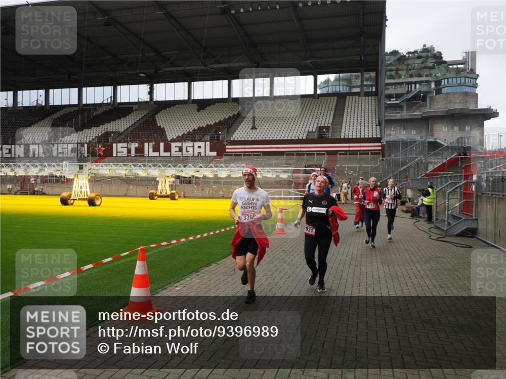 07.12.2025 - St. Pauli X-Mass-Run No. 15 Fabian Wolf http://msf.ph/oto/9396989 07.12.2025 10:42:25 Ziel 116, 563, 1272, 1438, 2013, 2157, 2261, 2722, 2931, 3042, 3399, 4045, 4046, 4441, 4622 meine-sportfotos.de