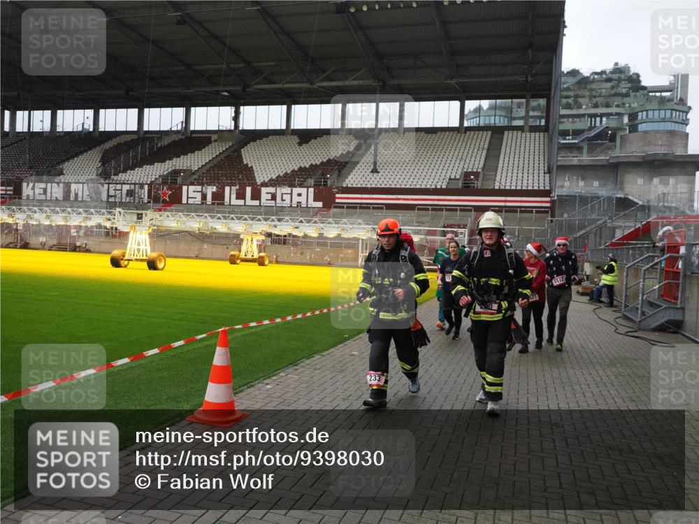 07.12.2025 - St. Pauli X-Mass-Run No. 15 Fabian Wolf http://msf.ph/oto/9398030 07.12.2025 10:48:38 Ziel 233, 290, 577, 633, 935, 1009, 1087, 1188, 1189, 1267, 1515, 1516, 1517, 1521, 2232, 2233, 2235, 2239, 2241, 2268, 2269, 2796, 2797, 3017, 3019, 3346, 4447, 4598 meine-sportfotos.de