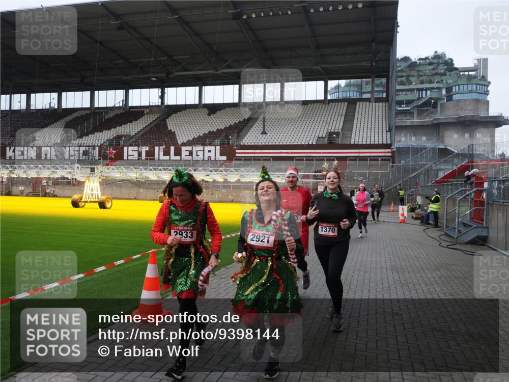 07.12.2025 - St. Pauli X-Mass-Run No. 15 Fabian Wolf http://msf.ph/oto/9398144 07.12.2025 10:49:14 Ziel 191, 194, 471, 1155, 1164, 1166, 1370, 1372, 2764, 2765, 2921, 2933, 3366, 3369 meine-sportfotos.de