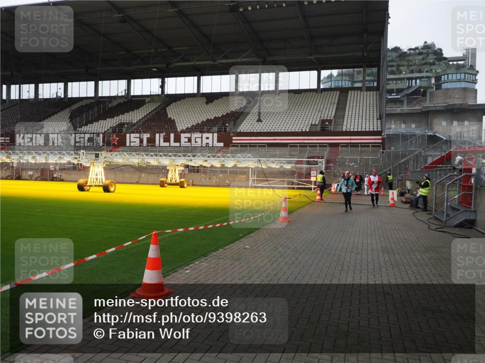 07.12.2025 - St. Pauli X-Mass-Run No. 15 Fabian Wolf http://msf.ph/oto/9398263 07.12.2025 10:50:01 Ziel 40, 916, 1035, 1232, 2100, 2201, 2575, 3026, 3030, 4855 meine-sportfotos.de