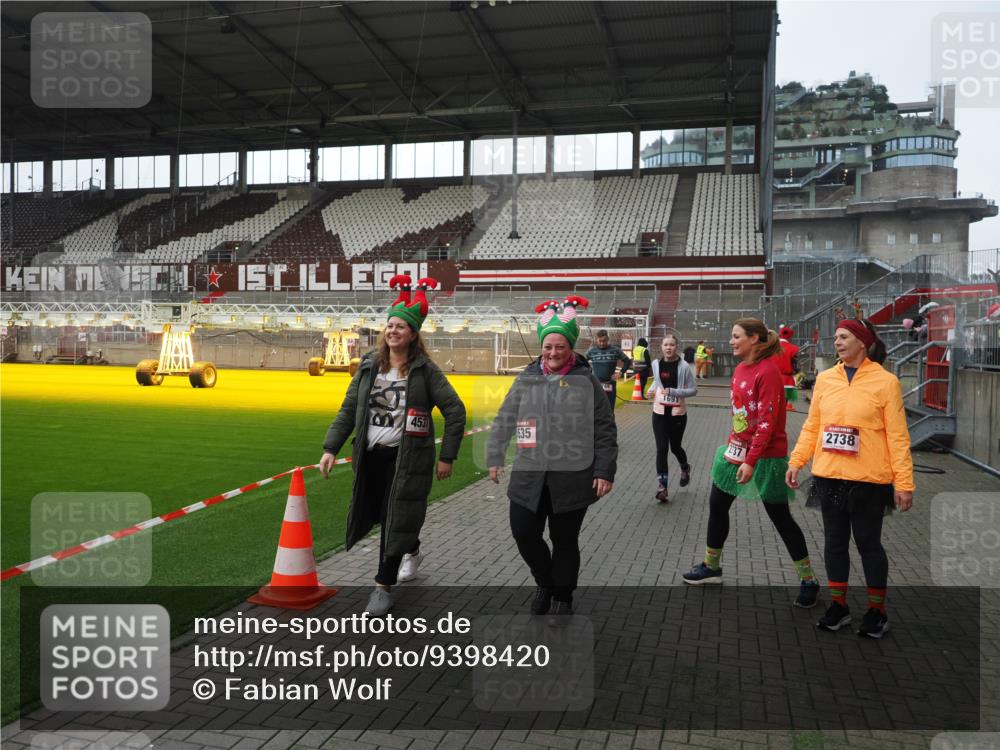 07.12.2025 - St. Pauli X-Mass-Run No. 15 Fabian Wolf http://msf.ph/oto/9398420 07.12.2025 10:51:02 Ziel 249, 381, 769, 1691, 2737, 2738, 4535, 4881 meine-sportfotos.de