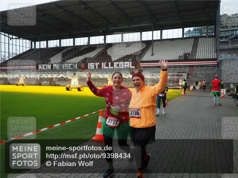 07.12.2025 - St. Pauli X-Mass-Run No. 15 Fabian Wolf http://msf.ph/oto/9398434 07.12.2025 10:51:05 Ziel 249, 381, 769, 1691, 2737, 2738 meine-sportfotos.de