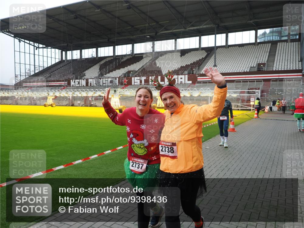 07.12.2025 - St. Pauli X-Mass-Run No. 15 Fabian Wolf http://msf.ph/oto/9398436 07.12.2025 10:51:05 Ziel 249, 381, 769, 1691, 2737, 2738 meine-sportfotos.de