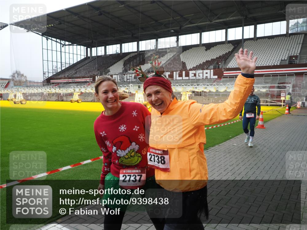 07.12.2025 - St. Pauli X-Mass-Run No. 15 Fabian Wolf http://msf.ph/oto/9398438 07.12.2025 10:51:06 Ziel 249, 769, 1691, 2737, 2738, 3342 meine-sportfotos.de