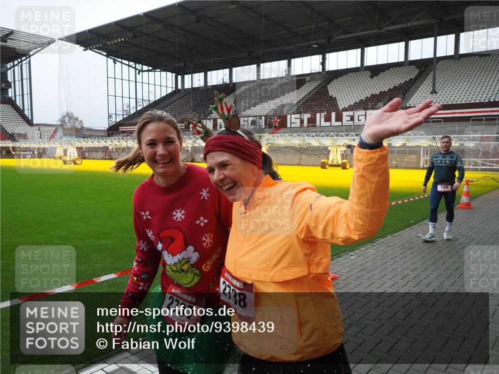 07.12.2025 - St. Pauli X-Mass-Run No. 15 Fabian Wolf http://msf.ph/oto/9398439 07.12.2025 10:51:06 Ziel 249, 769, 1691, 2737, 2738, 3342 meine-sportfotos.de