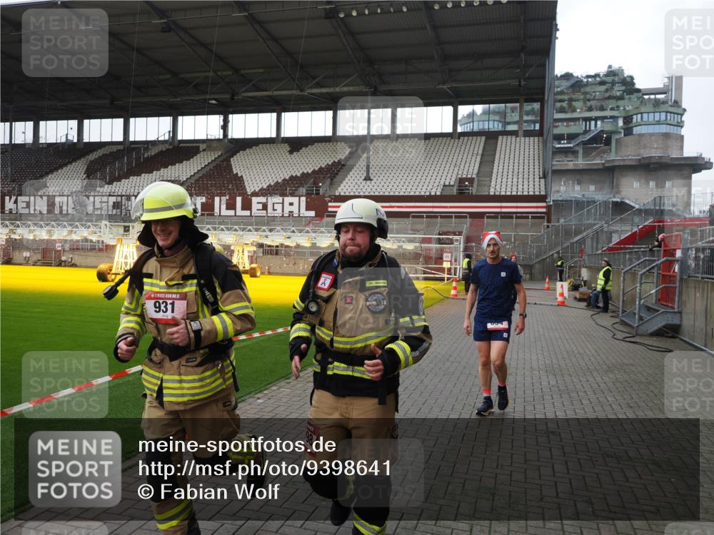 07.12.2025 - St. Pauli X-Mass-Run No. 15 Fabian Wolf http://msf.ph/oto/9398641 07.12.2025 10:52:22 Ziel 27, 499, 506, 654, 931, 1098, 4797, 4864, 4866, 4882 meine-sportfotos.de