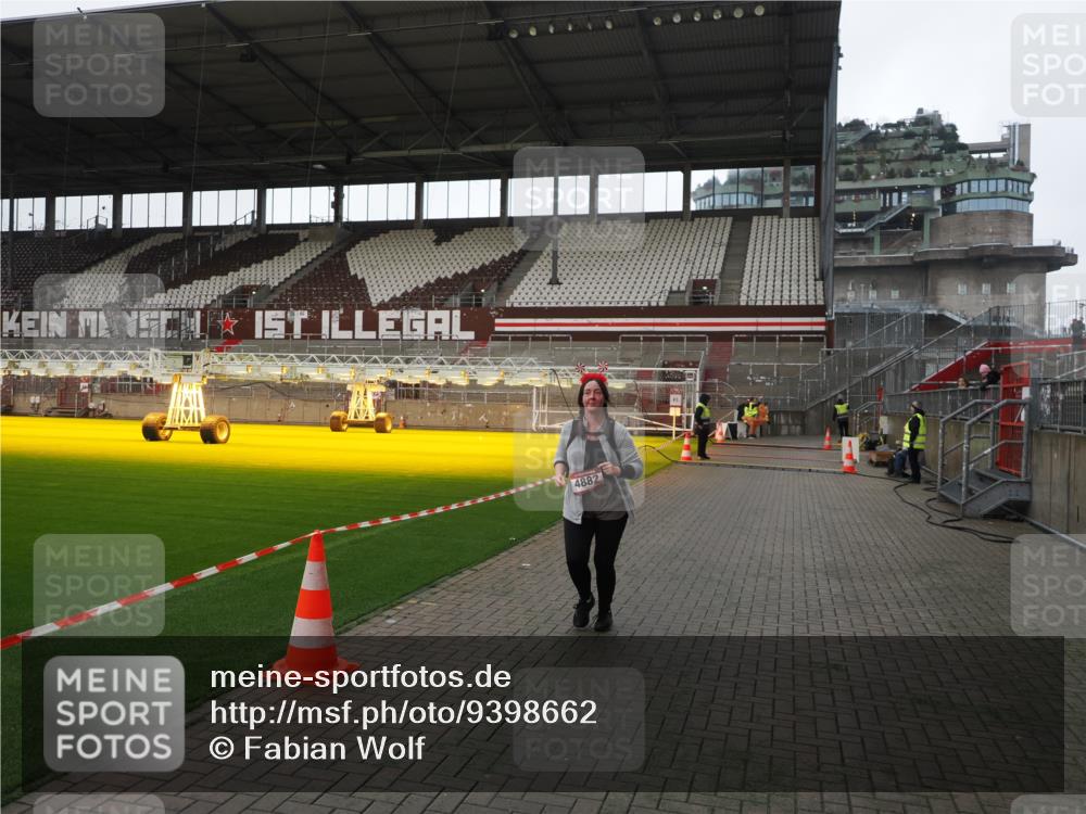 07.12.2025 - St. Pauli X-Mass-Run No. 15 Fabian Wolf http://msf.ph/oto/9398662 07.12.2025 10:52:27 Ziel 499, 506, 654, 931, 1098, 4797, 4864, 4866, 4882 meine-sportfotos.de