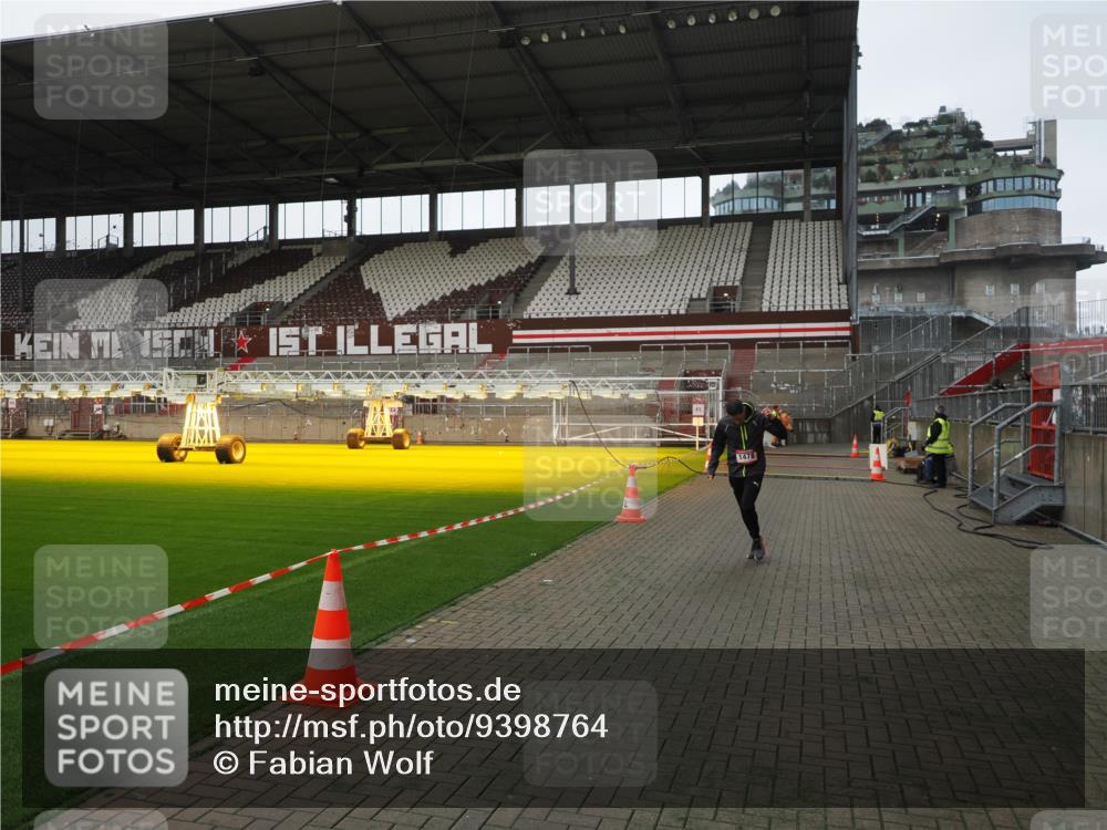 07.12.2025 - St. Pauli X-Mass-Run No. 15 Fabian Wolf http://msf.ph/oto/9398764 07.12.2025 10:53:45 Ziel 106, 1478, 1679, 1680, 1681, 1682, 1683 meine-sportfotos.de